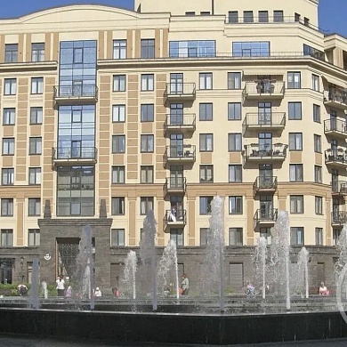 Парадная ул., 3